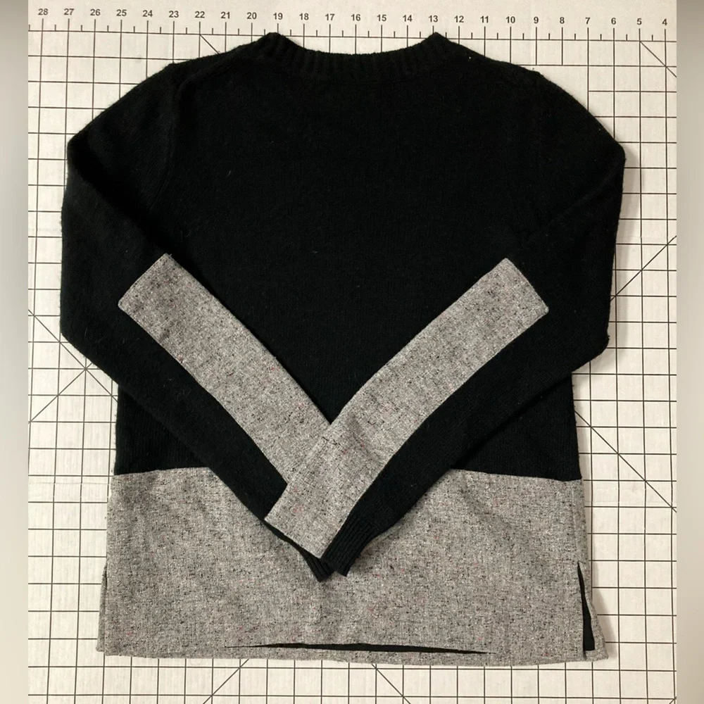 J. Crew with Cashmere Women’s Size‎ XS Black/Grey Sweater